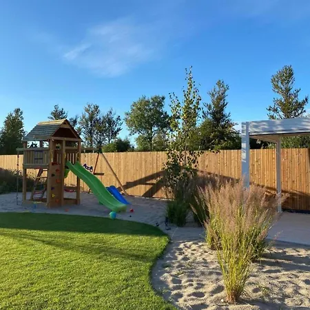 بيت للعطل House For 4 People, Peace And Quiet غجيبوفو